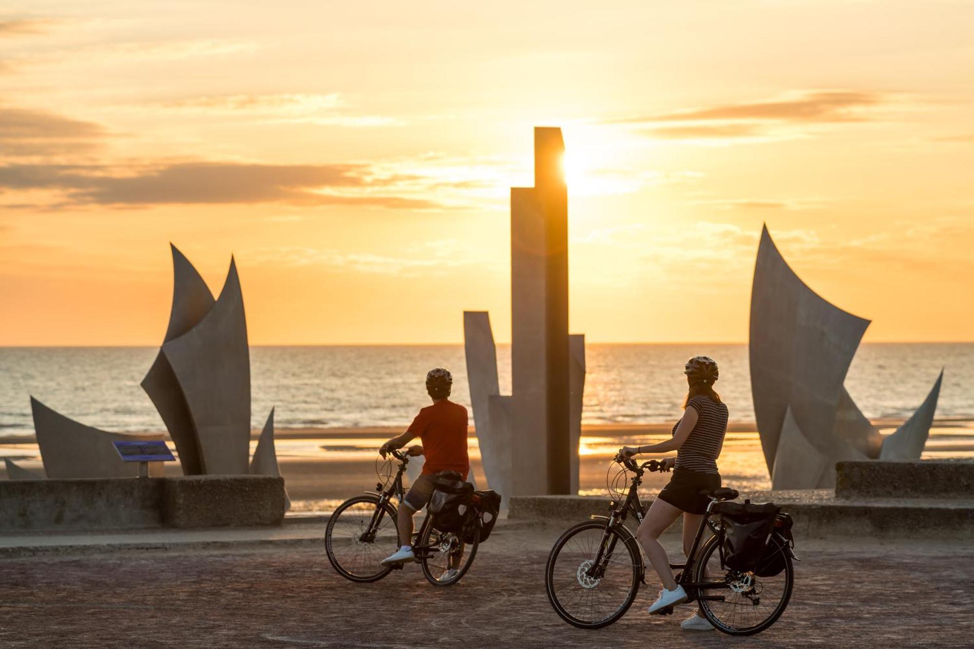 Maison Lumineuse: Spacious Stay near Omaha Beach Trevieres Exterior photo